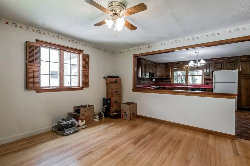 22 Brown Street Lewiston ME 04240