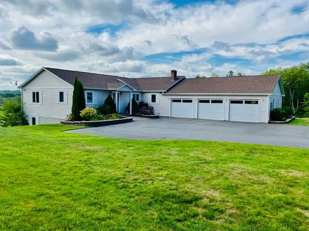 745 Western Avenue Hampden ME 04444
