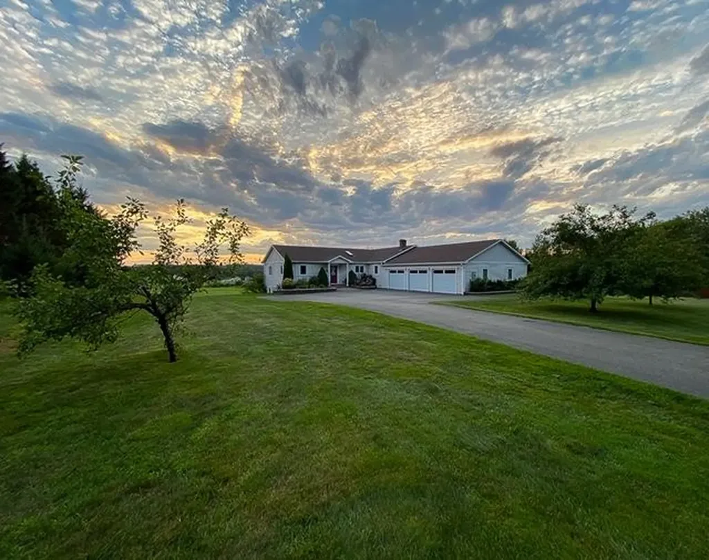 745 Western Avenue Hampden ME 04444