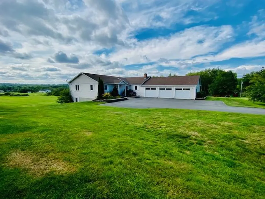 745 Western Avenue Hampden ME 04444