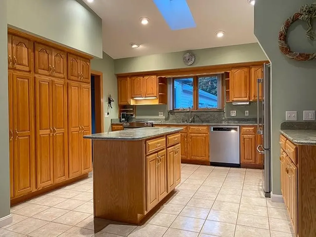 745 Western Avenue Hampden ME 04444