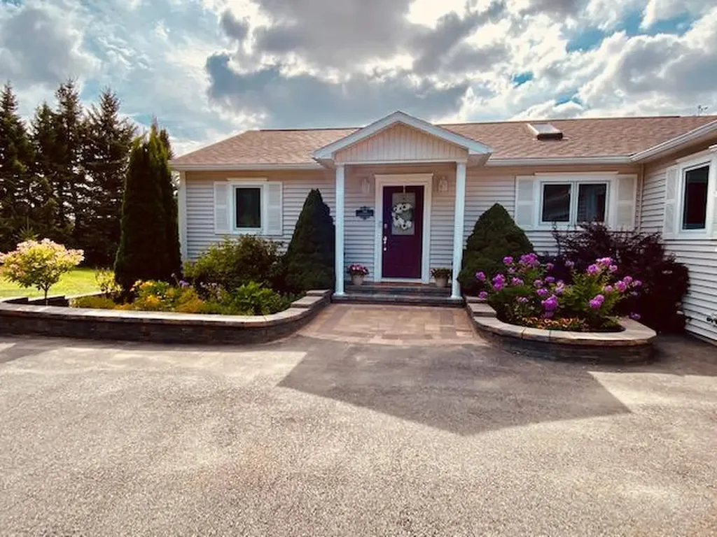 745 Western Avenue Hampden ME 04444