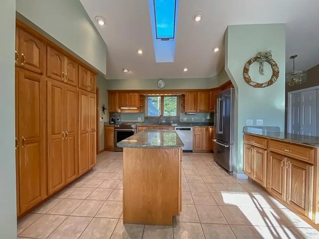 745 Western Avenue Hampden ME 04444