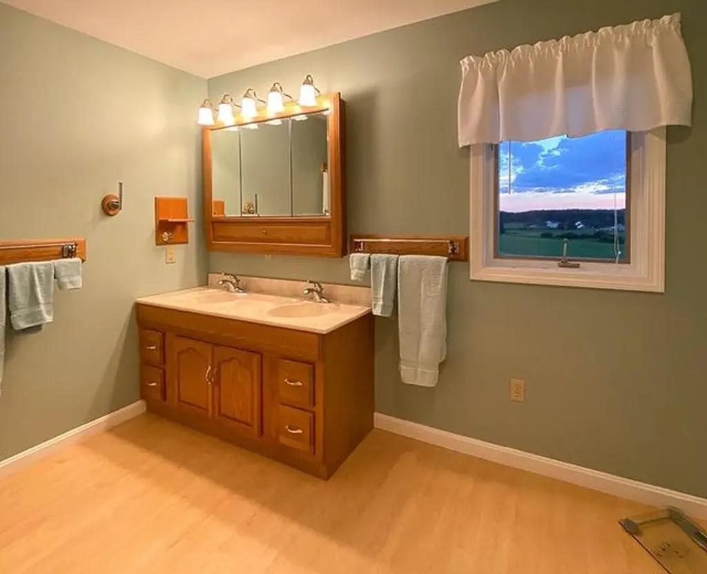 745 Western Avenue Hampden ME 04444