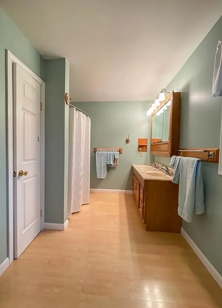 745 Western Avenue Hampden ME 04444