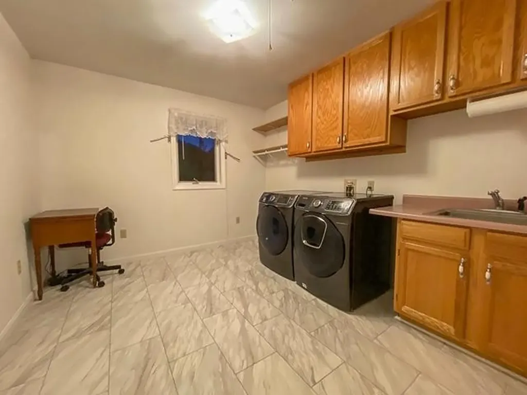745 Western Avenue Hampden ME 04444