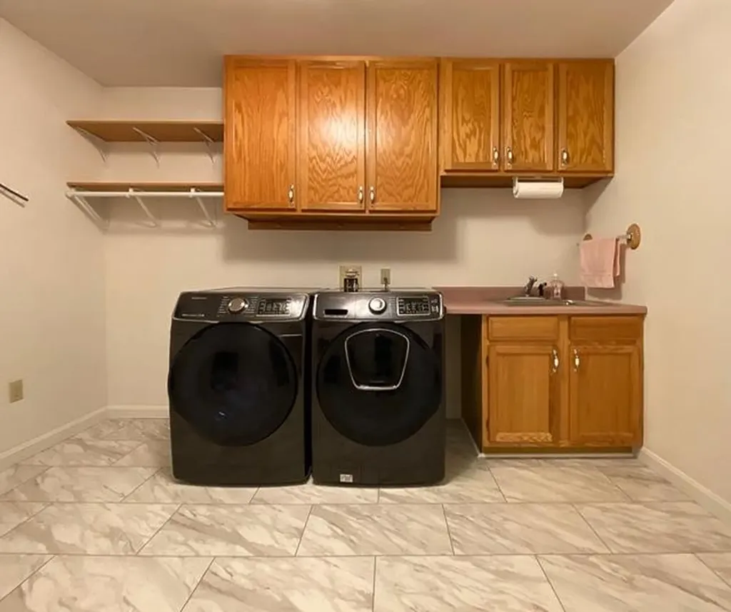 745 Western Avenue Hampden ME 04444