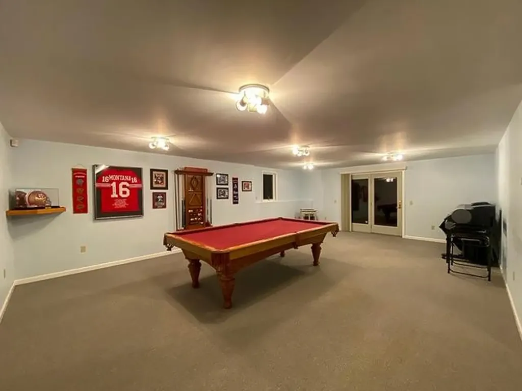 745 Western Avenue Hampden ME 04444