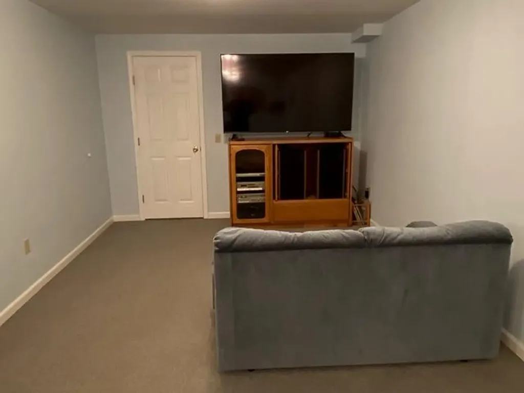 745 Western Avenue Hampden ME 04444