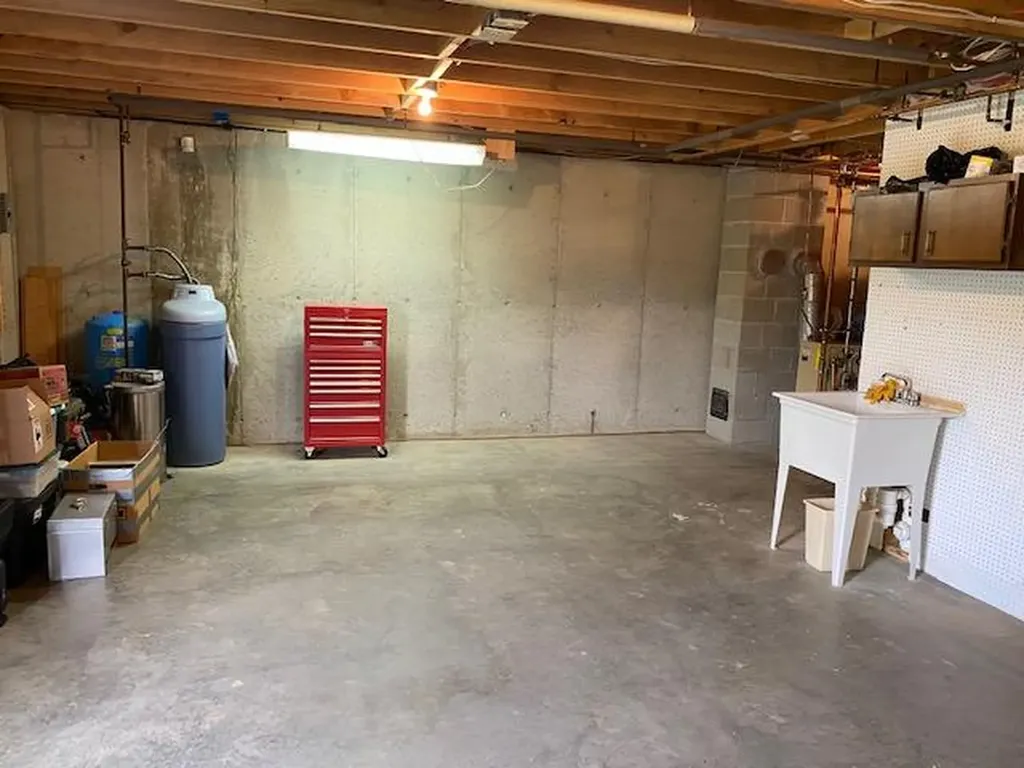 745 Western Avenue Hampden ME 04444