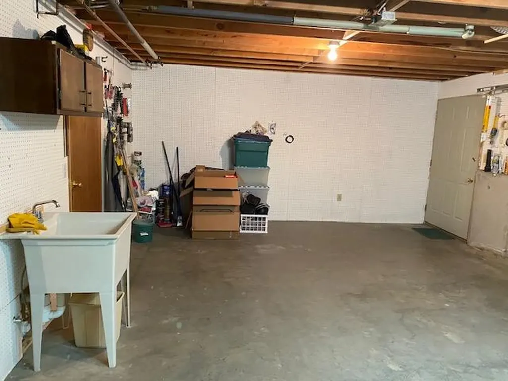 745 Western Avenue Hampden ME 04444