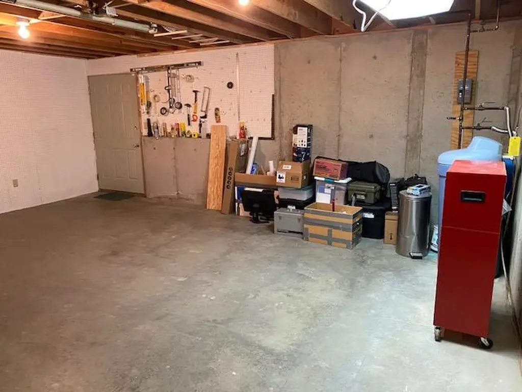 745 Western Avenue Hampden ME 04444