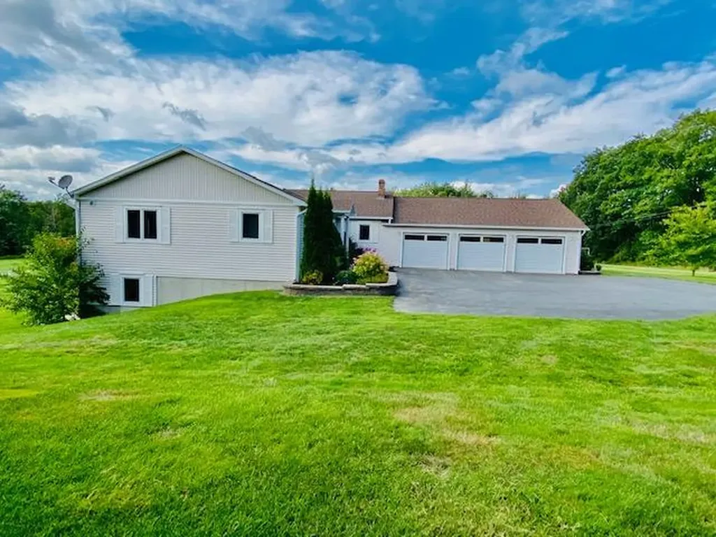 745 Western Avenue Hampden ME 04444