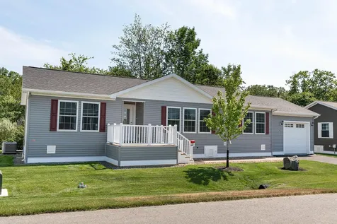 46 Settlement Loop Kittery ME 03904