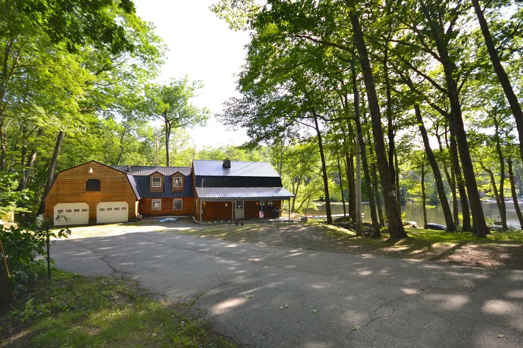 20 Spring Cove Lane Gardiner ME 04345