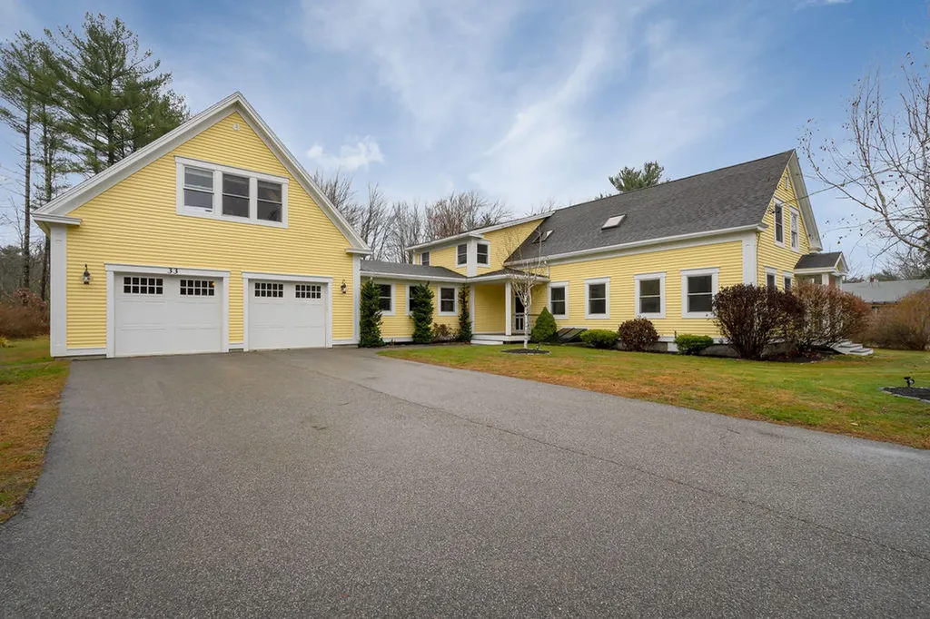 33 Falmouth Road Falmouth ME 04105