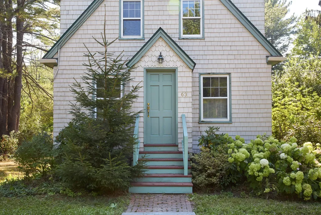 63 Ocean House Road Cape Elizabeth ME 04107