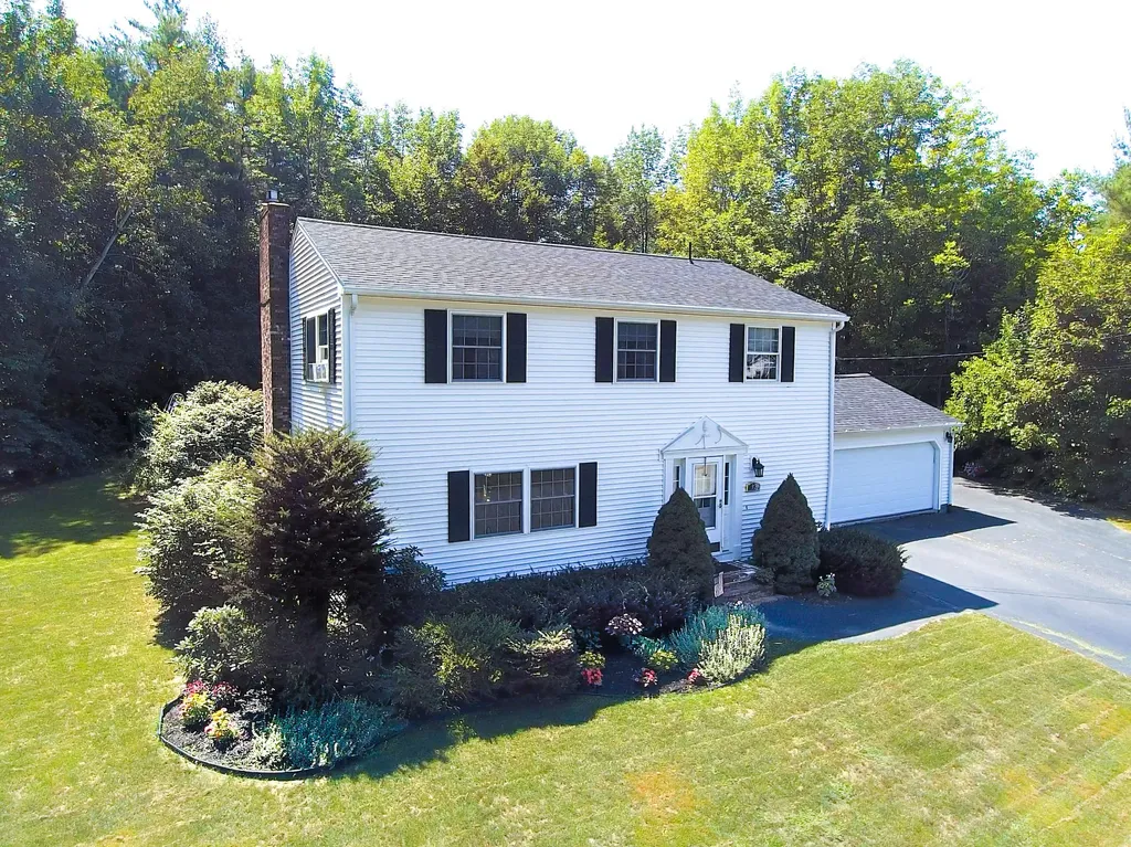 32 Colony Road Augusta ME 04330