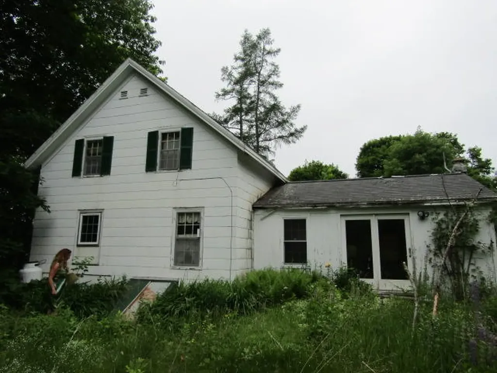 33 Oak Street Winterport ME 04496