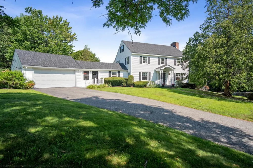24 Beacon Avenue Auburn ME 04210
