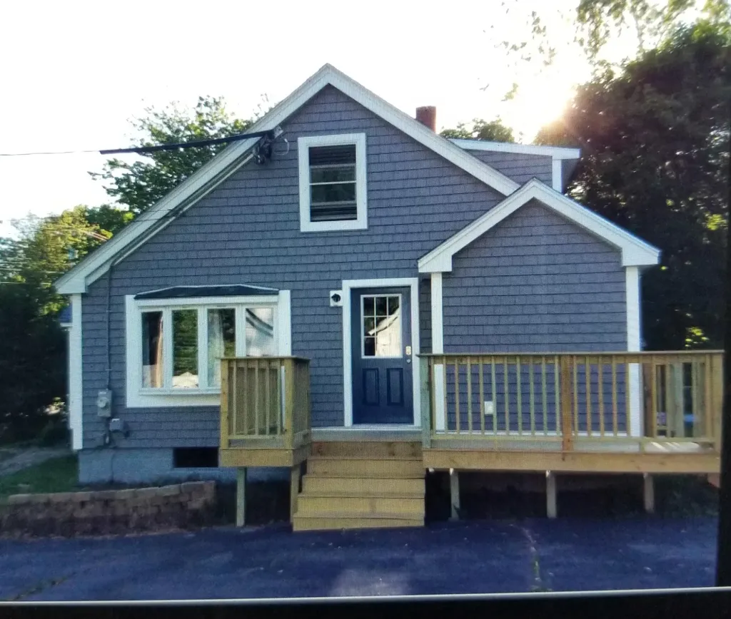 10 Maple Street Topsham ME 04086