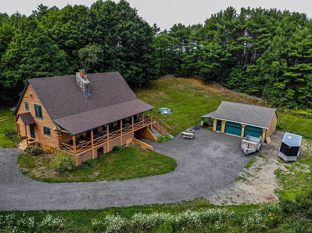 512 Kelley Road Pittston ME 04345