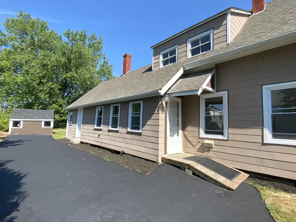 38 Beechwood Street Thomaston ME 04861