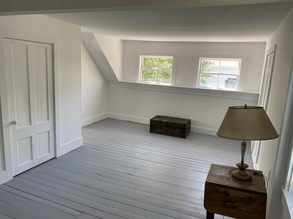 38 Beechwood Street Thomaston ME 04861