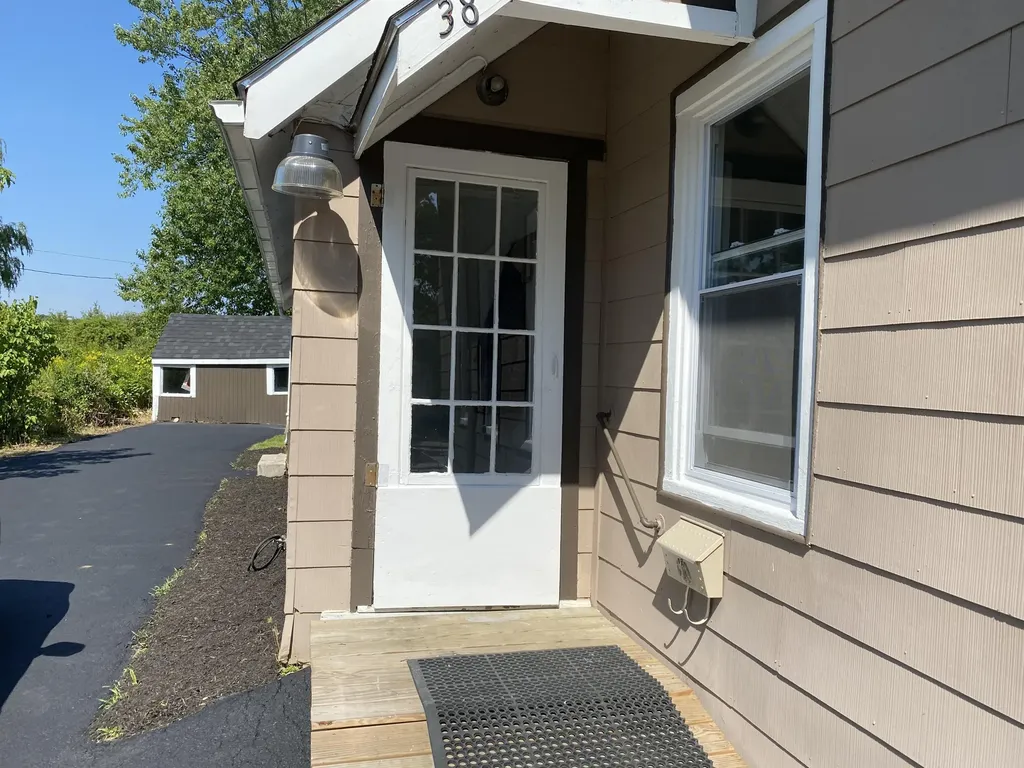 38 Beechwood Street Thomaston ME 04861