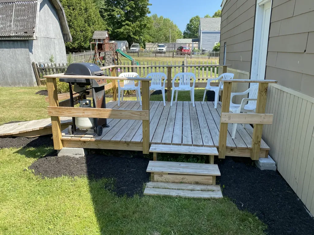 38 Beechwood Street Thomaston ME 04861