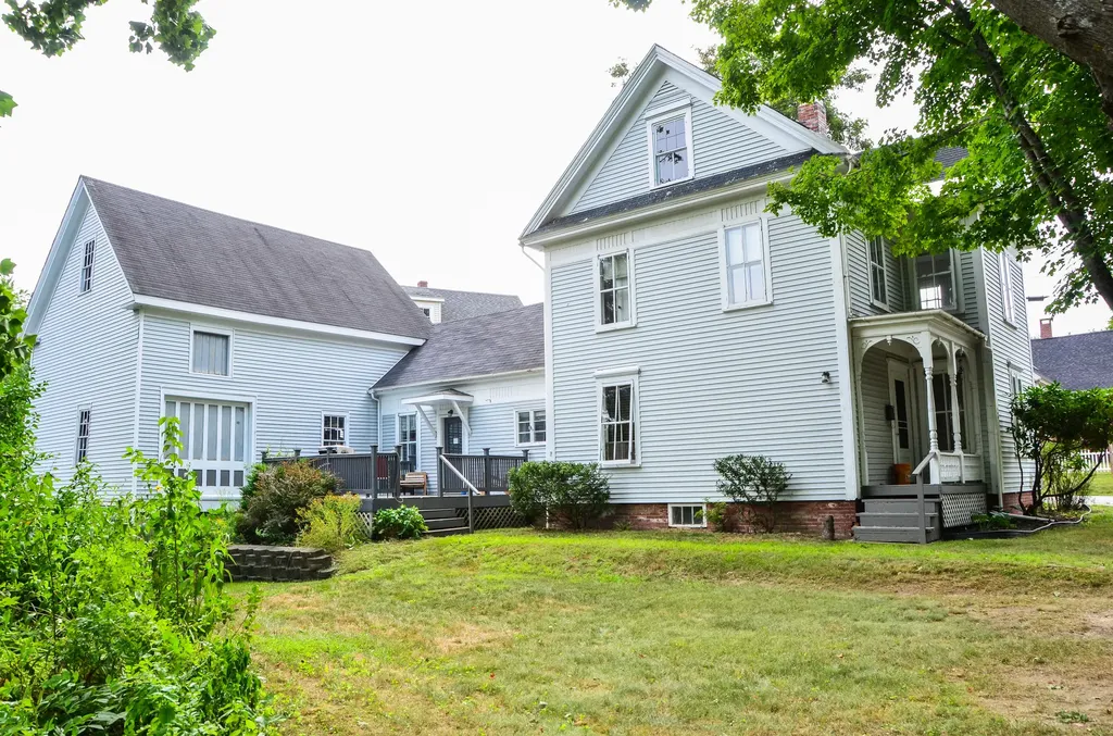 208 Highland Avenue Gardiner ME 04345