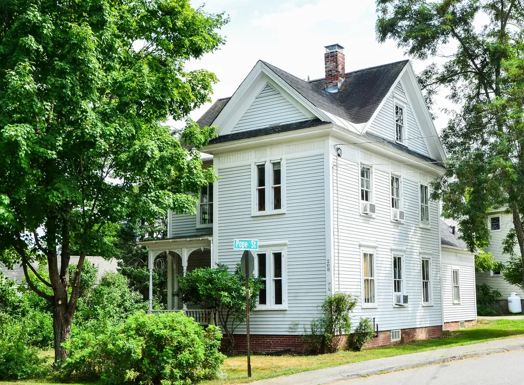 208 Highland Avenue Gardiner ME 04345
