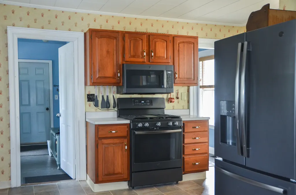 208 Highland Avenue Gardiner ME 04345
