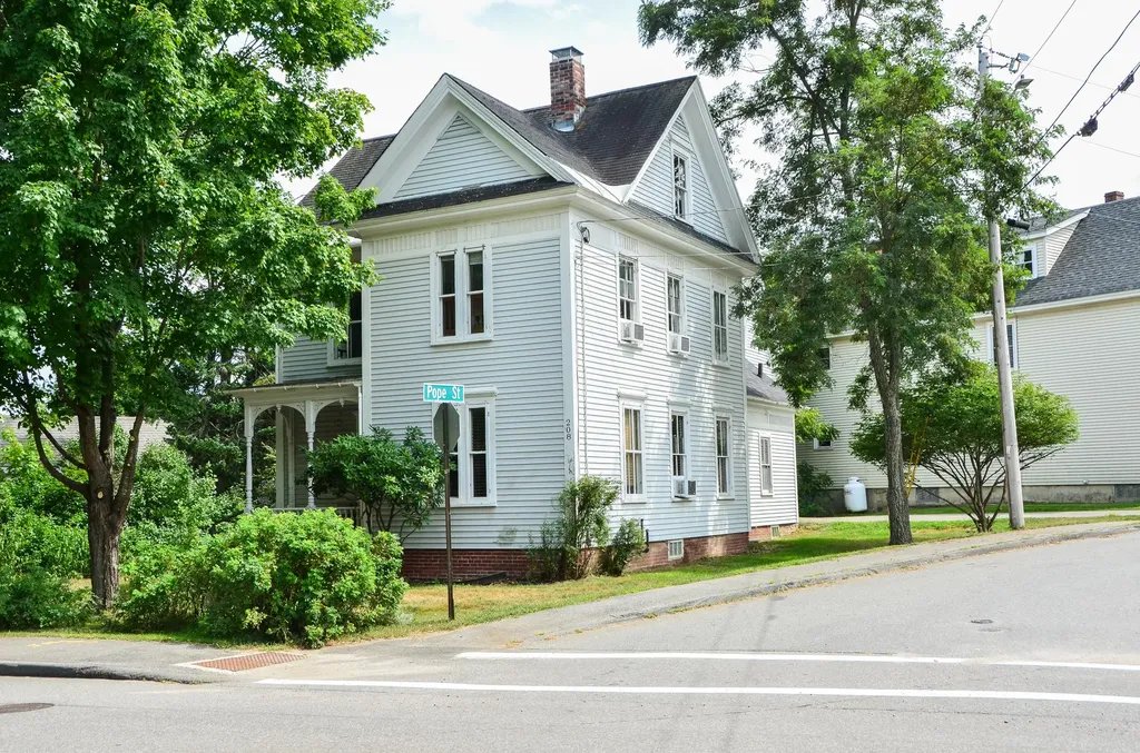 208 Highland Avenue Gardiner ME 04345