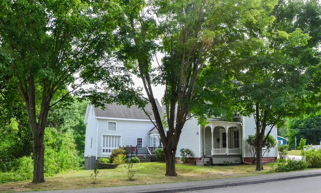 208 Highland Avenue Gardiner ME 04345