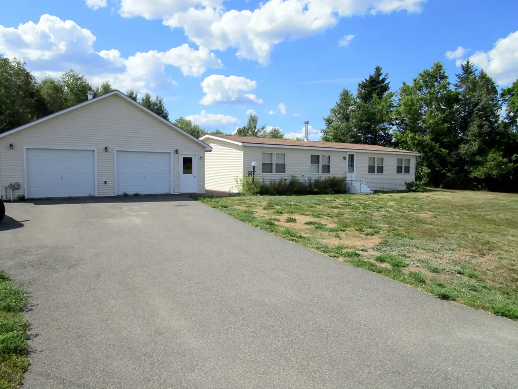 84 Mutton Lane Clinton ME 04927