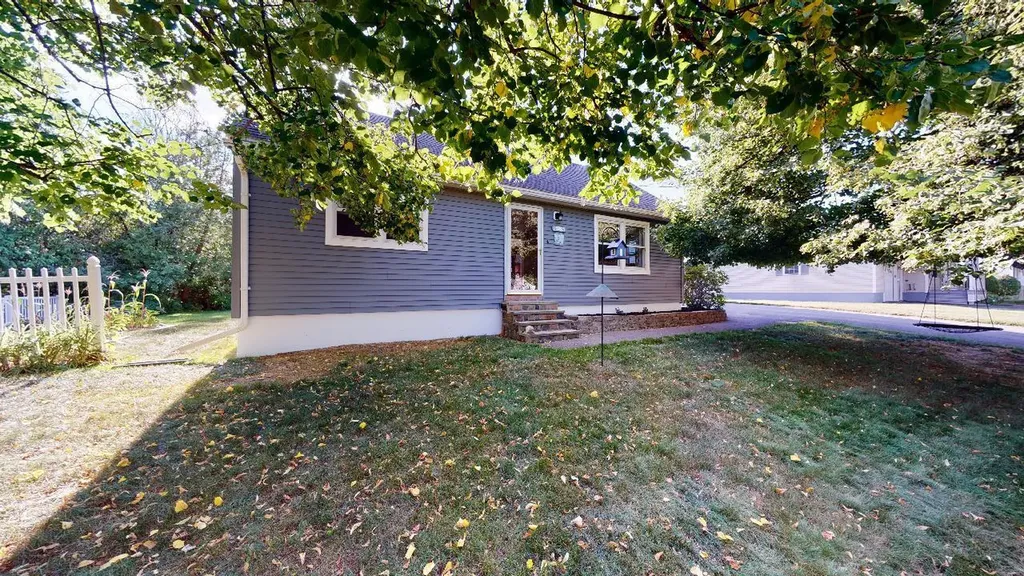 18 Dartmouth Street Bangor ME 04401