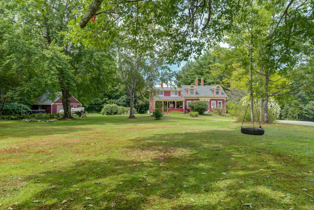 135 Maple Lane Poland ME 04274