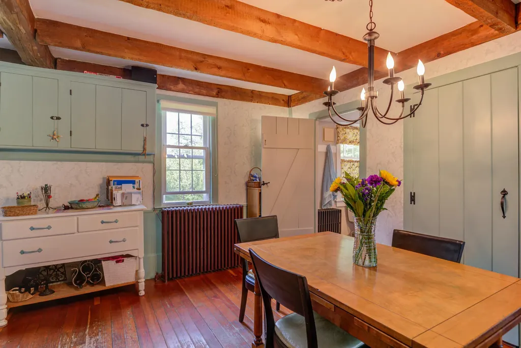 135 Maple Lane Poland ME 04274