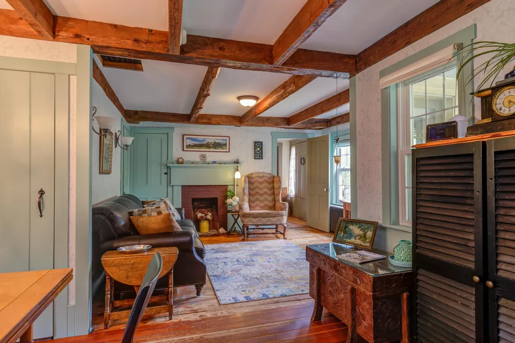 135 Maple Lane Poland ME 04274