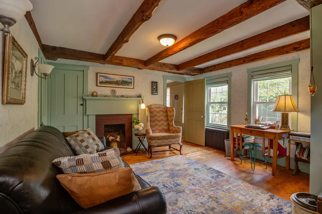 135 Maple Lane Poland ME 04274