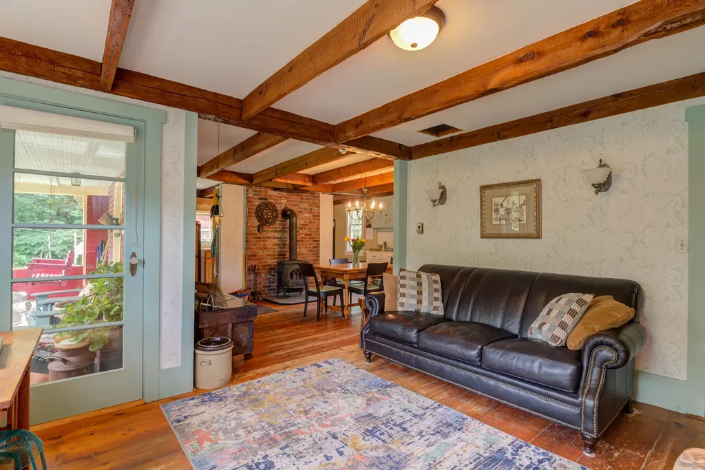 135 Maple Lane Poland ME 04274