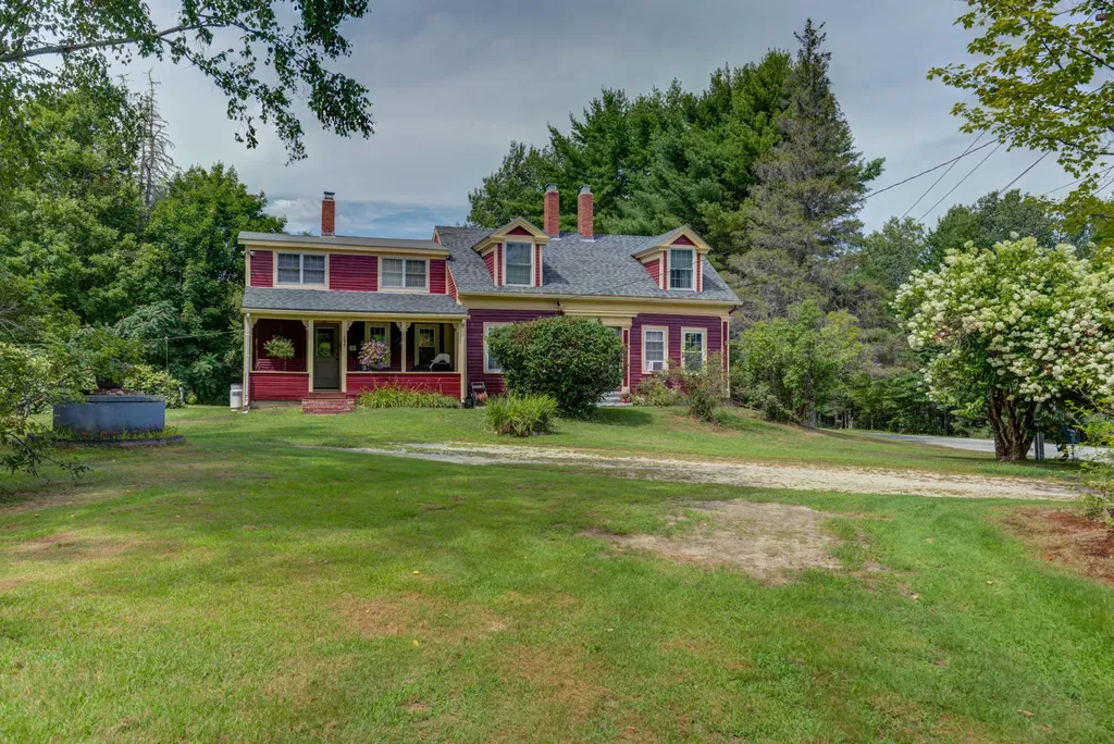 135 Maple Lane Poland ME 04274