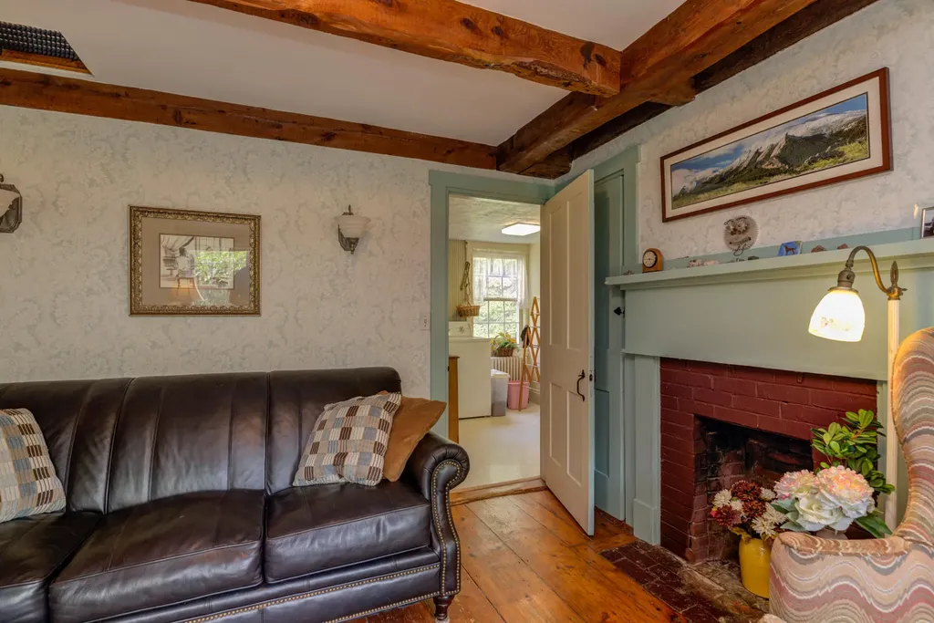 135 Maple Lane Poland ME 04274