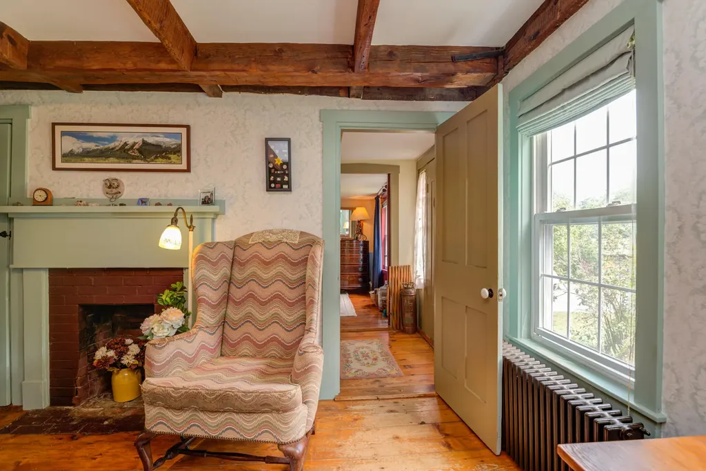 135 Maple Lane Poland ME 04274