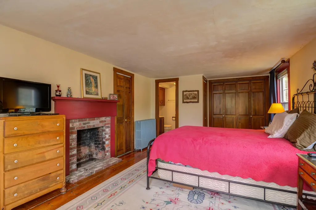 135 Maple Lane Poland ME 04274