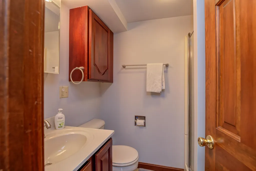 135 Maple Lane Poland ME 04274