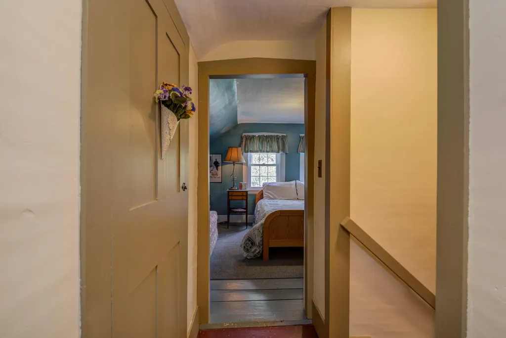 135 Maple Lane Poland ME 04274