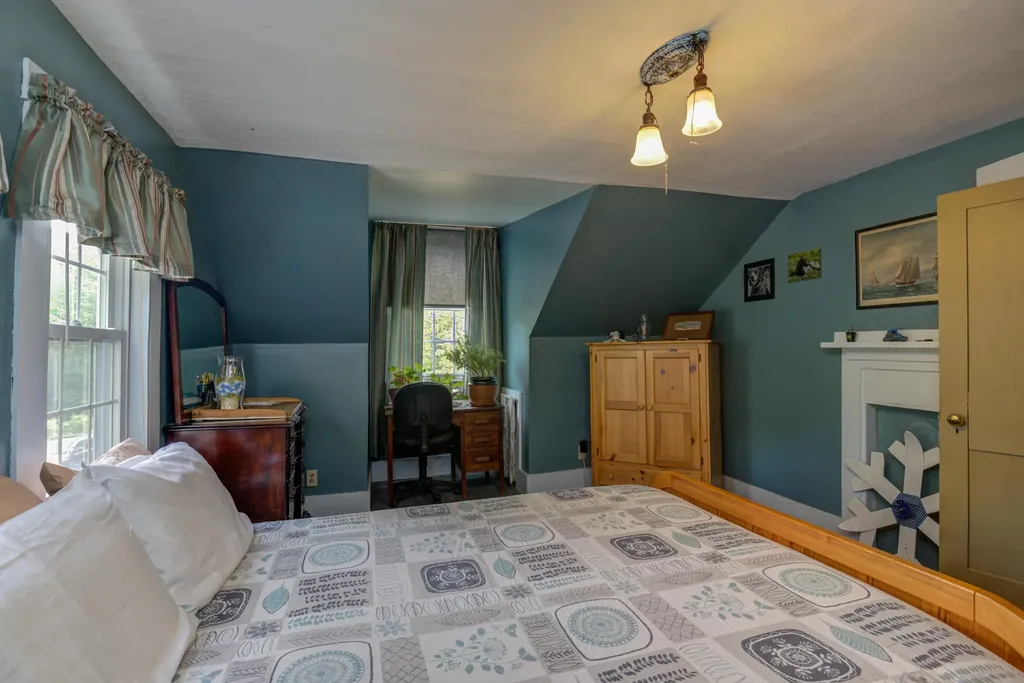 135 Maple Lane Poland ME 04274