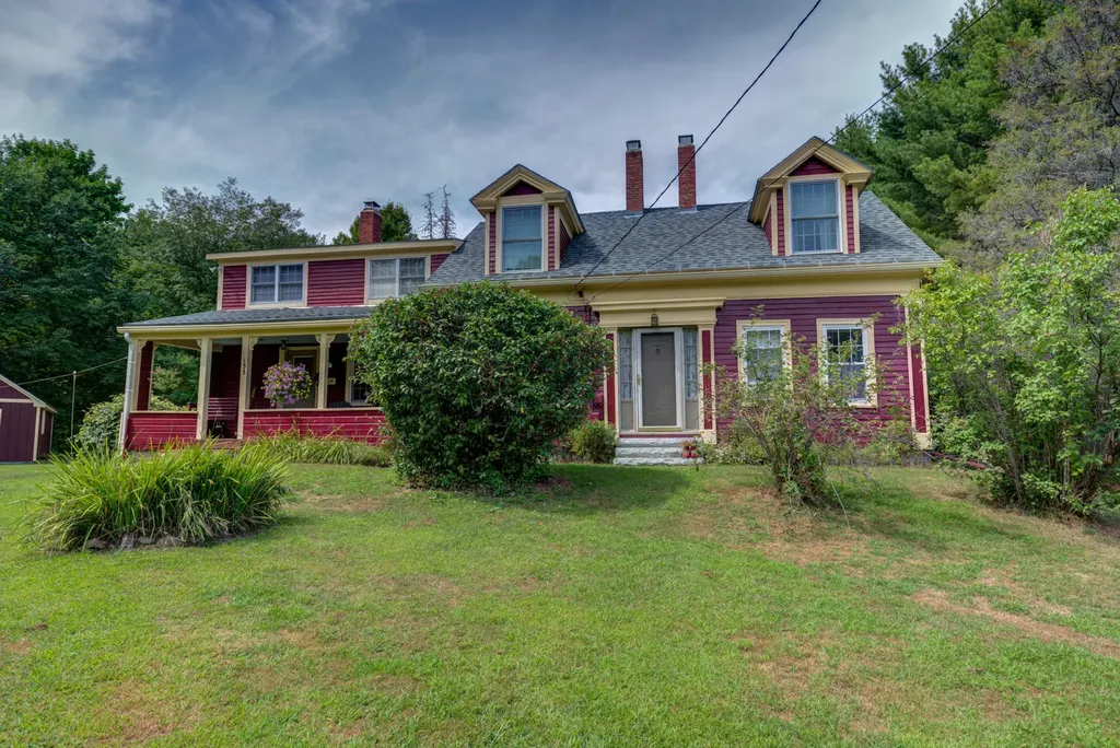 135 Maple Lane Poland ME 04274